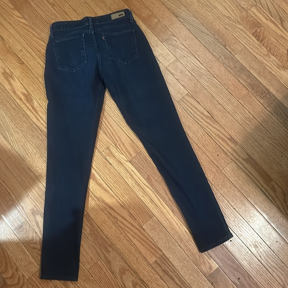 Levi’s - Picture 2 of 2